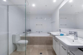 Sierra Grand Spacious 3 Bedroom Apartment - CoastHM